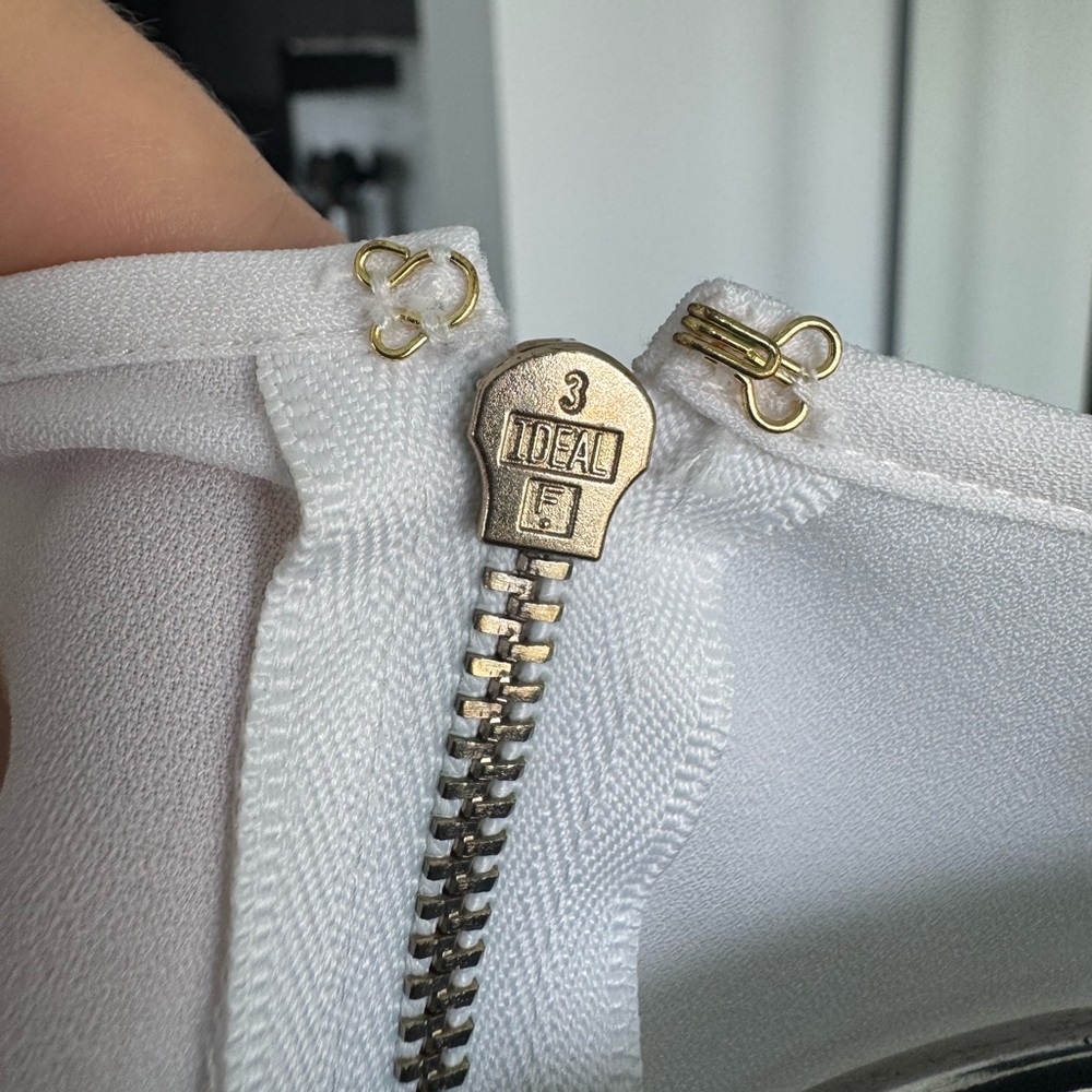 MARCIANO White Lady Alice Fringe Top - Picture 11 of 12
